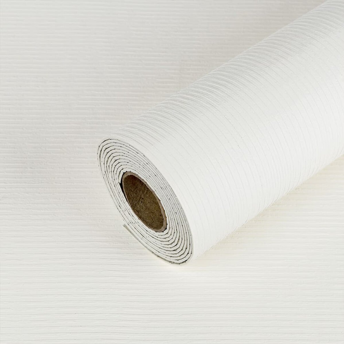 Декоративна штукатурка самоклеюча в рулоні Біла смугаста 600х3000х2,5мм-0